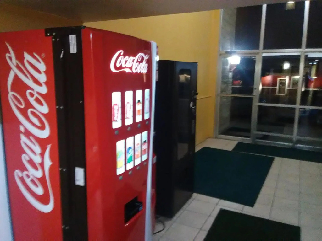 Travelodge by Wyndham Bloomington - фото 13