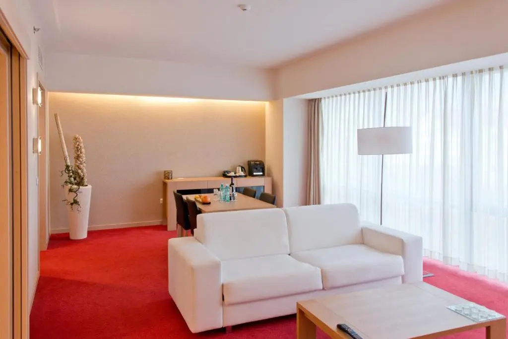 Ramada by Wyndham Oradea - Chambres