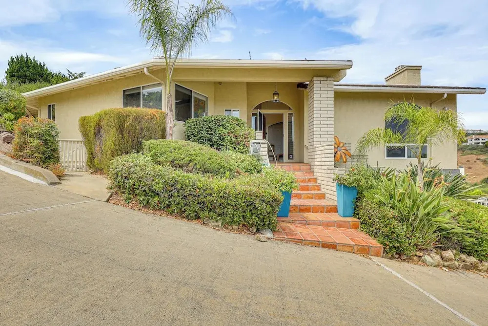 San Marcos Getaway w/ Deck & Lake Views!