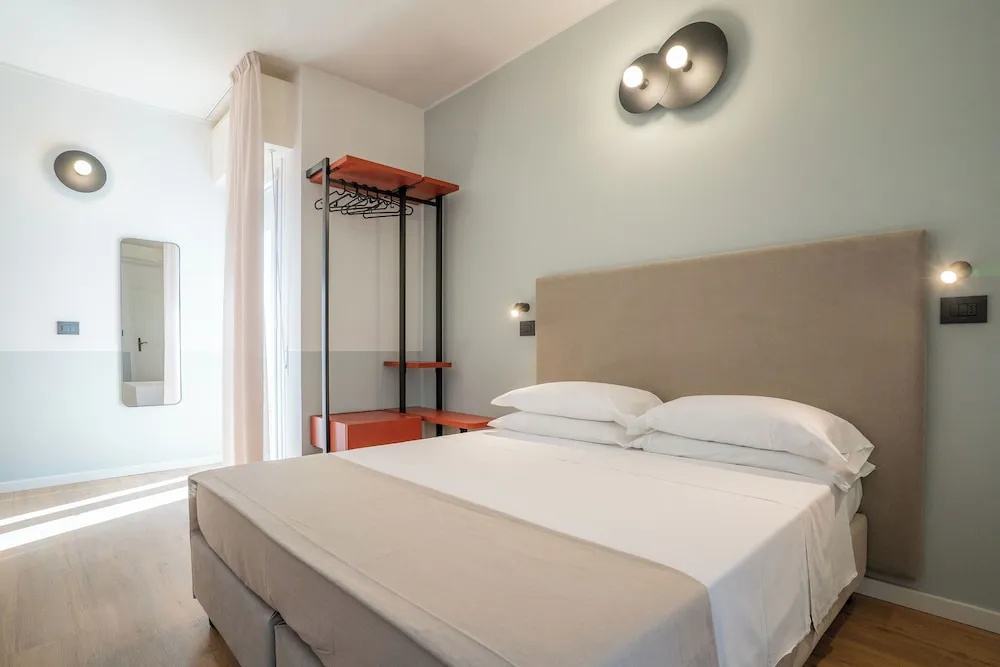 Standard Double room with balcony (full double bed)