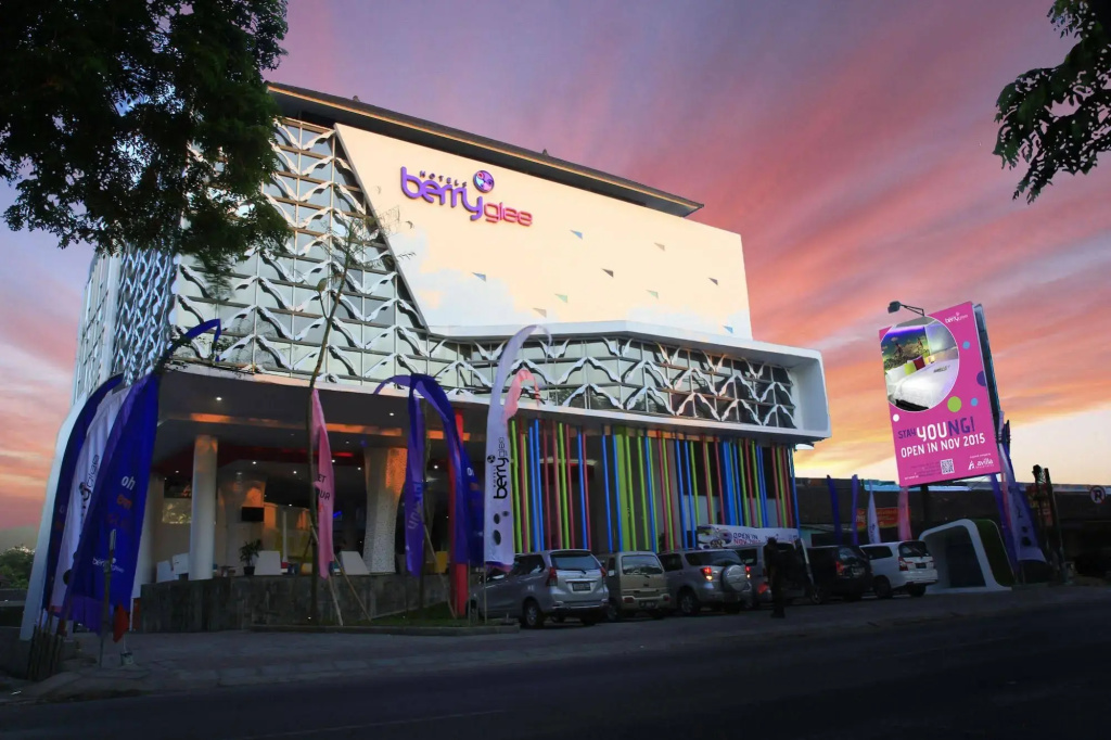 Berry Glee Thematic Hotel
