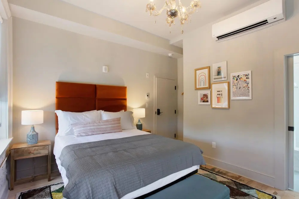 Double Suite (full double bed)