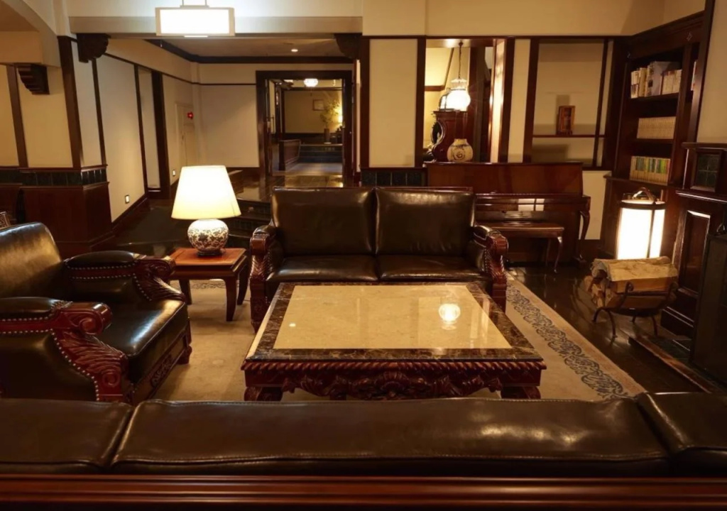 Lobby & Reception