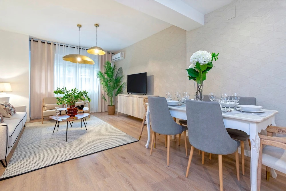 Exclusive apt 3rooms in Granada Martinez Campos II