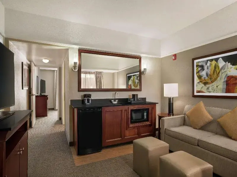 Embassy Suites by Hilton Brunswick - Chambres