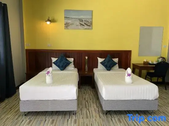 Deluxe Double room (twin beds)