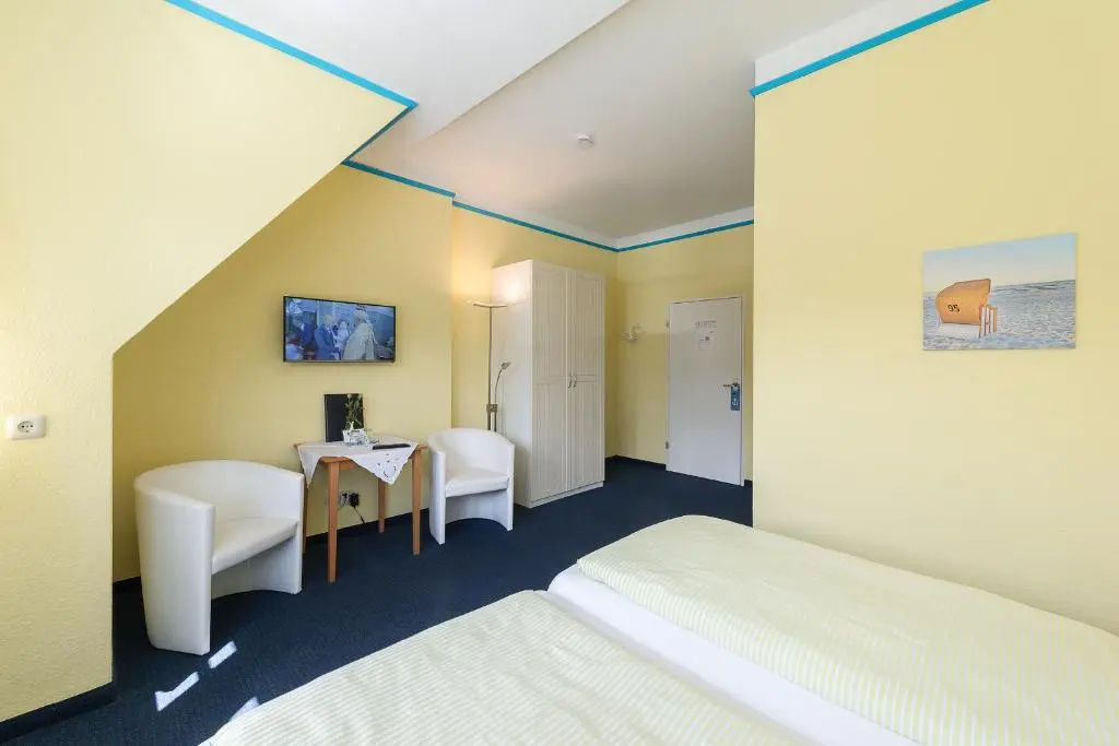 Standard Double room (full double bed)