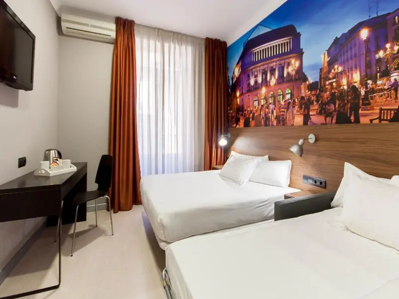 Standard Sextuple room