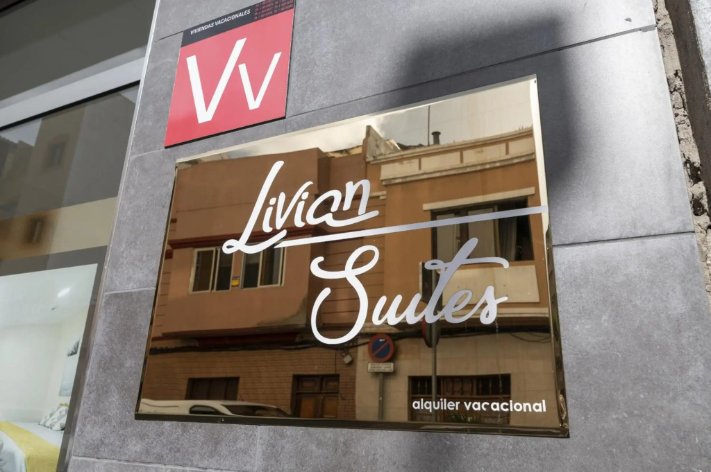 Lightbooking Livian Suites Las Palmas