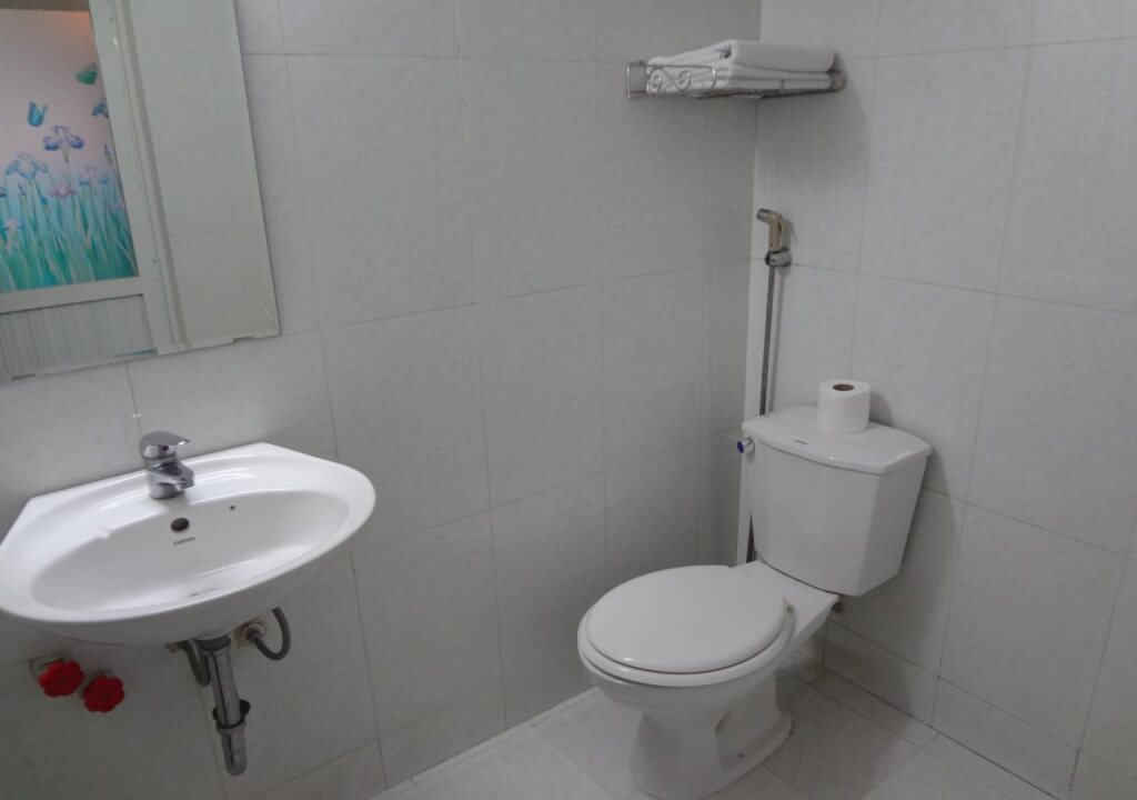 May De Ville Backpackers Hostel 믹스돔 조식5 by null