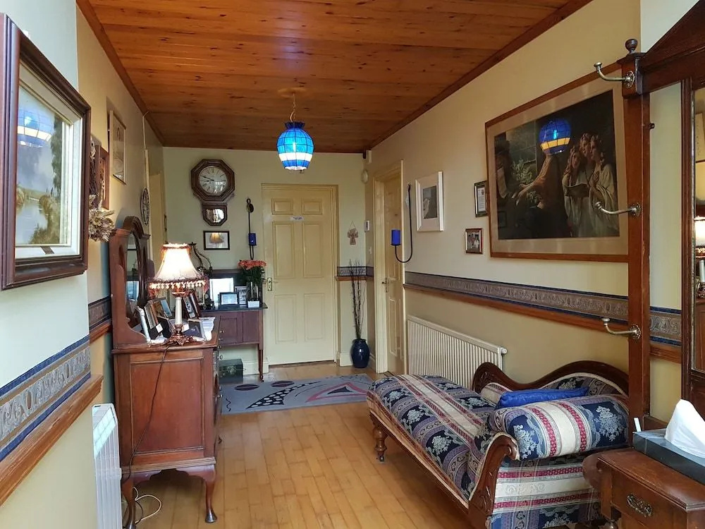 Lobby & Reception