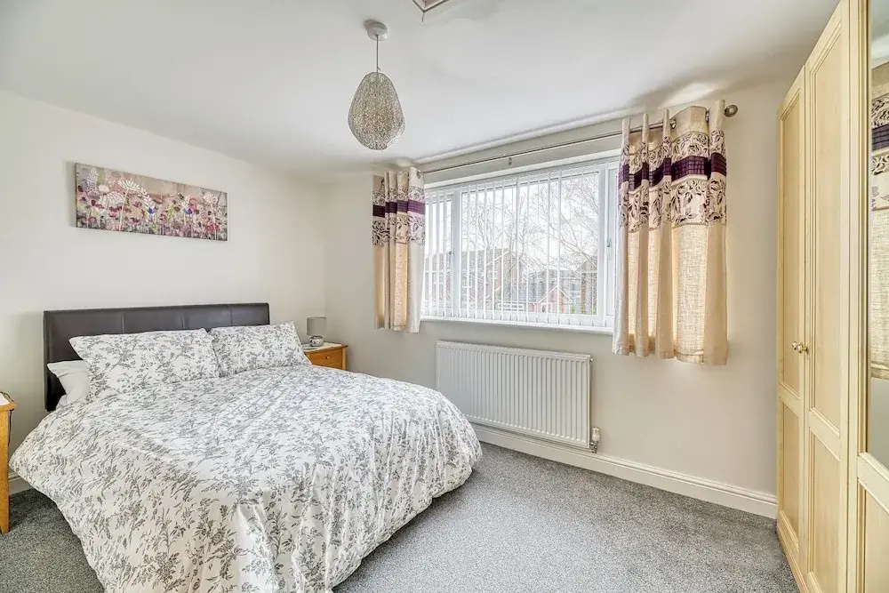 One Bed in Guilden Sutton by Guestz