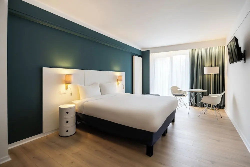 Comfort room