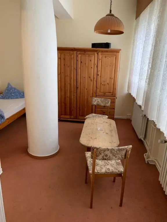 Economy room