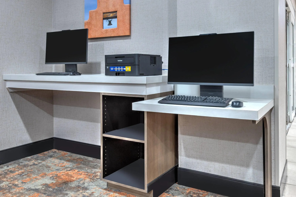 La Quinta Inn & Suites by Wyndham Hobbs — фото 5