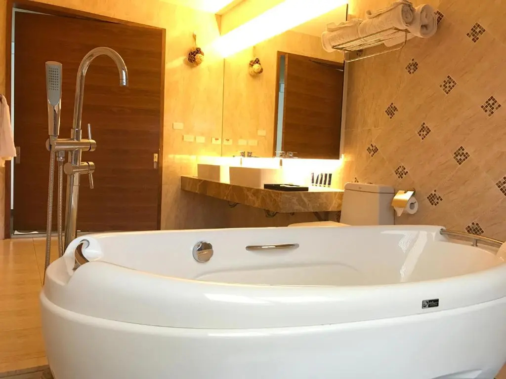 Deluxe Double room (full double bed)