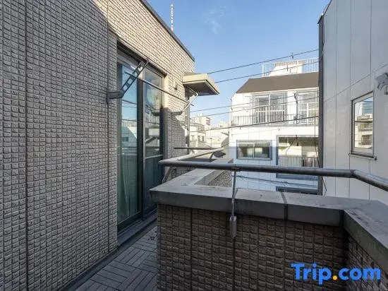 Higashikomagata house