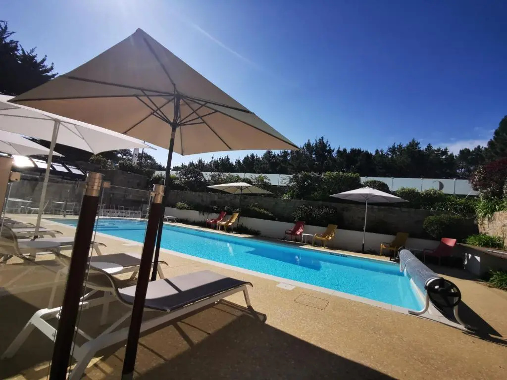 Standard Double room with pool view (full double bed)