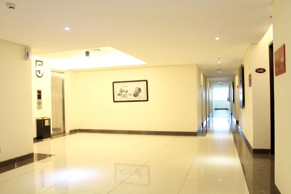 Lobby & Reception