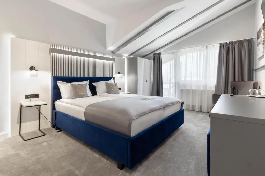 Deluxe Double room with balcony (full double bed)