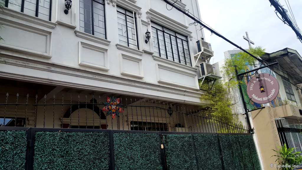 Makati Riverside Inn by null