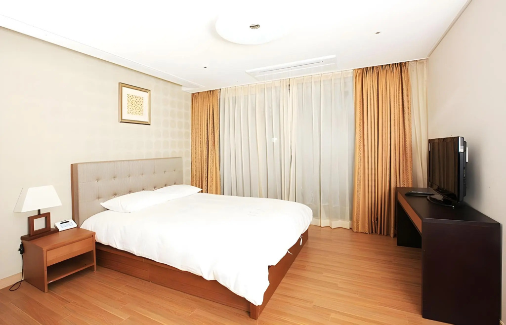 High1 Condominium — 4