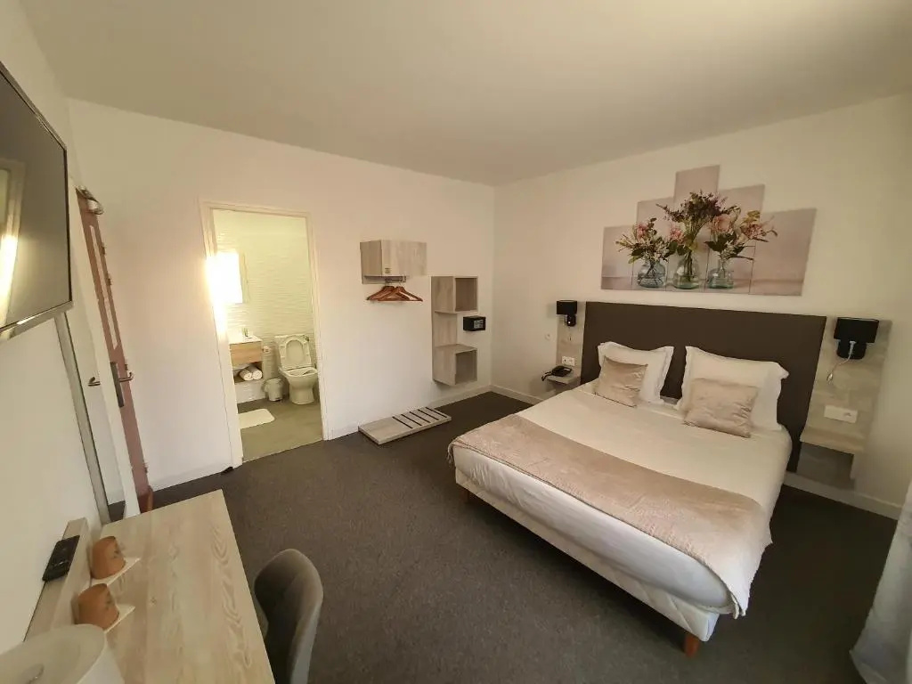 Superior Double room (full double bed)