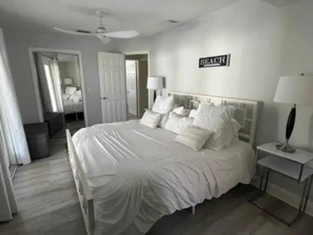 House - Sleeps 6 - Hot Tub - Garden - Near Beach