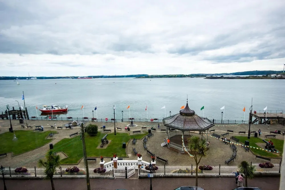 Beach & Waterfront