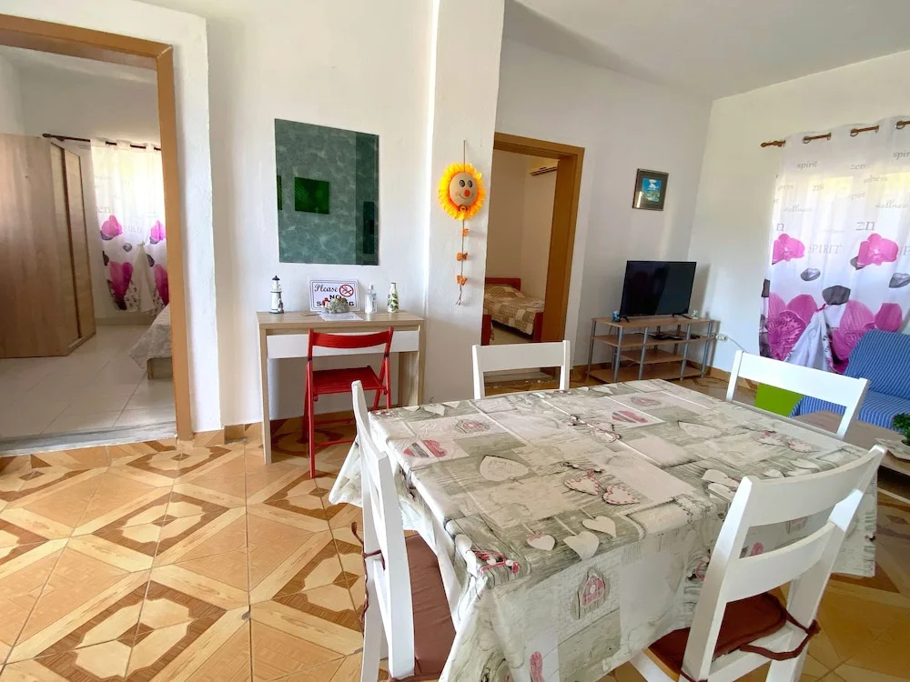 2 Bedrooms Family Cottage with sea view