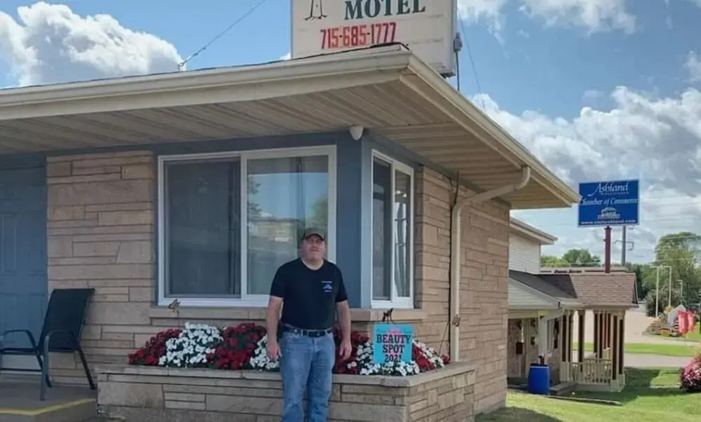 Lakeside Motel