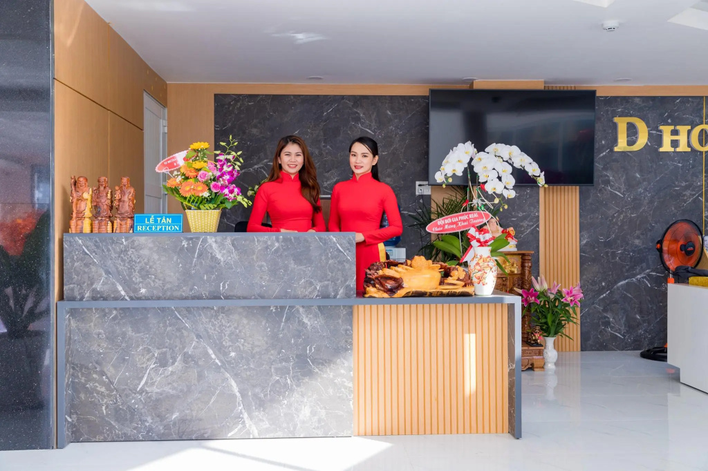 Lobby & Reception