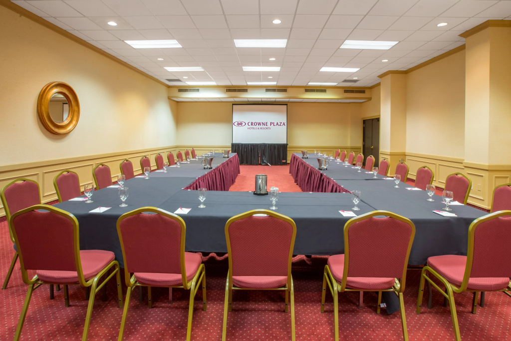 Crowne Plaza Cleveland Airport by IHG - Général