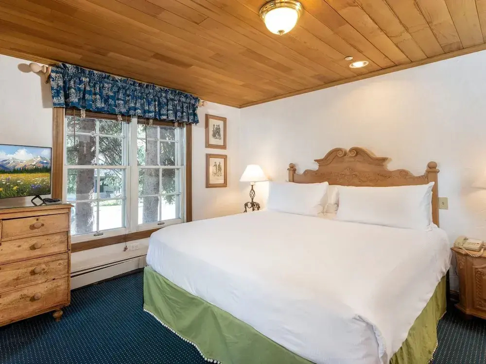 Standard Double room with land view (full double bed)