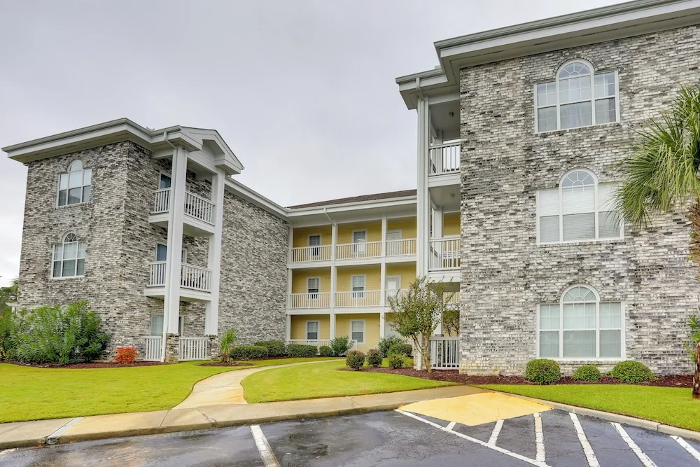 < 2 Mi to Coast: Condo w/ Pool in Myrtle Beach
