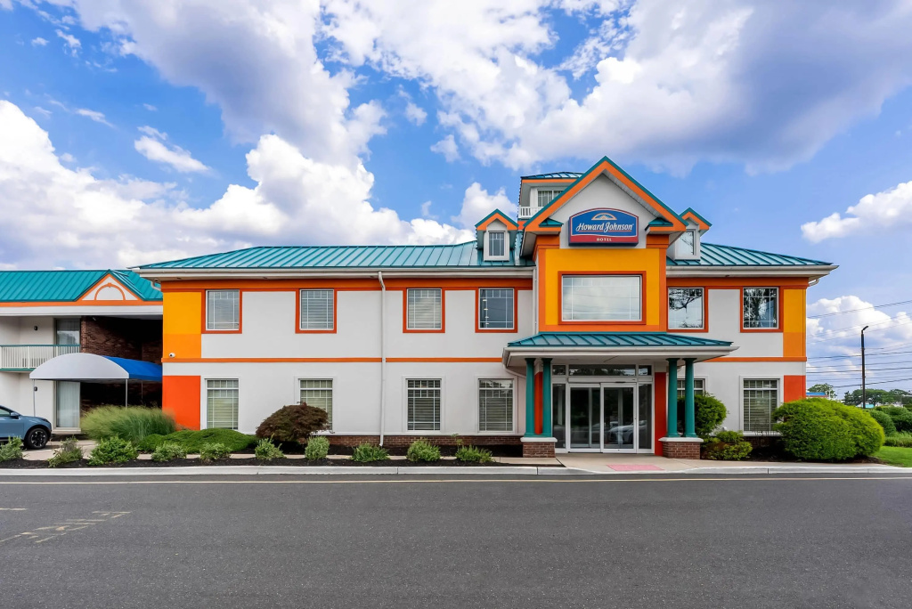 Howard Johnson Hotel by Wyndham Toms River