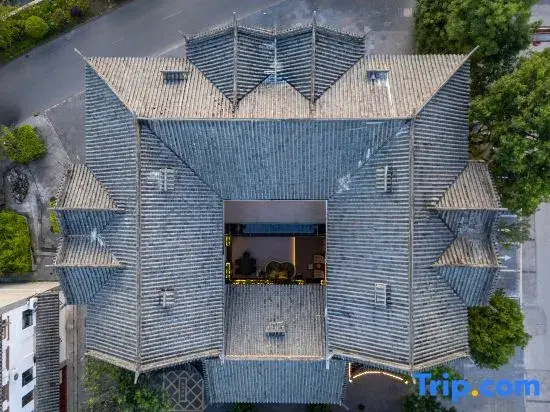 Yunlan Boyue Homestay (Yi Ancient Town Scenic Area)