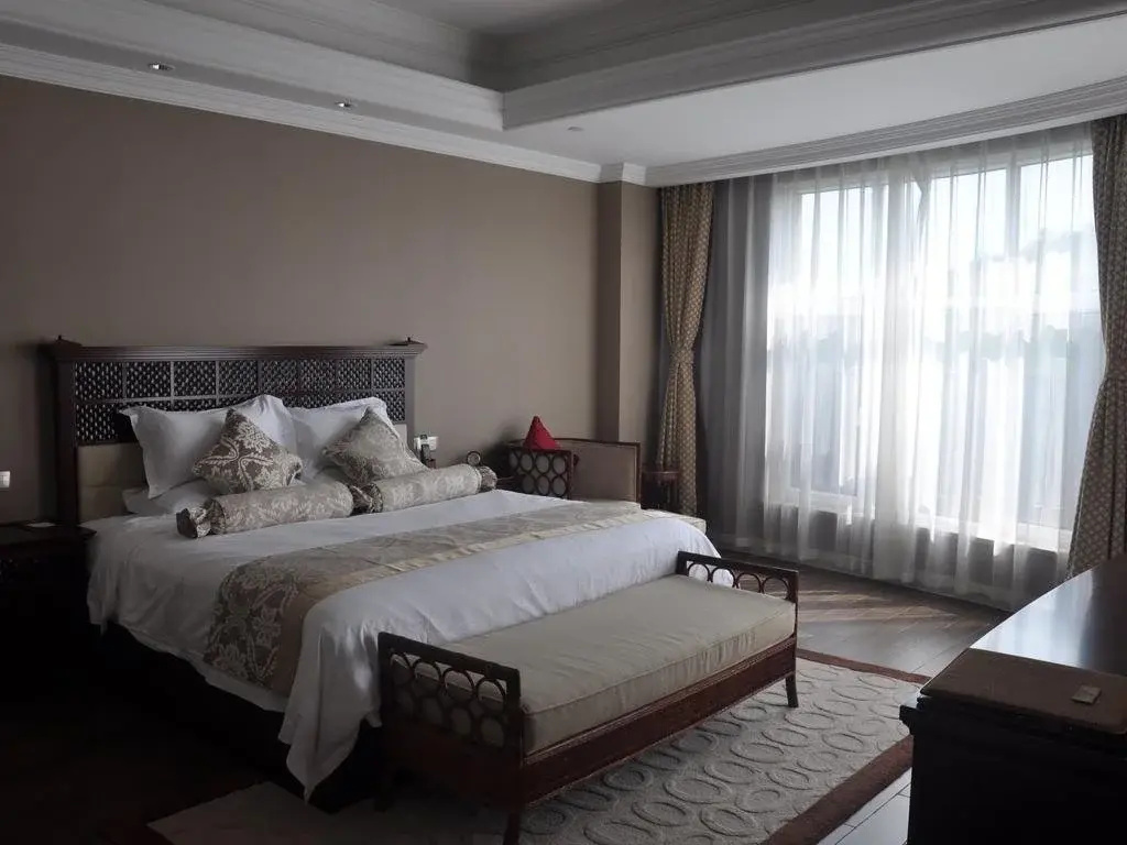 Zhongcheng Holiday Hotel - фото 11