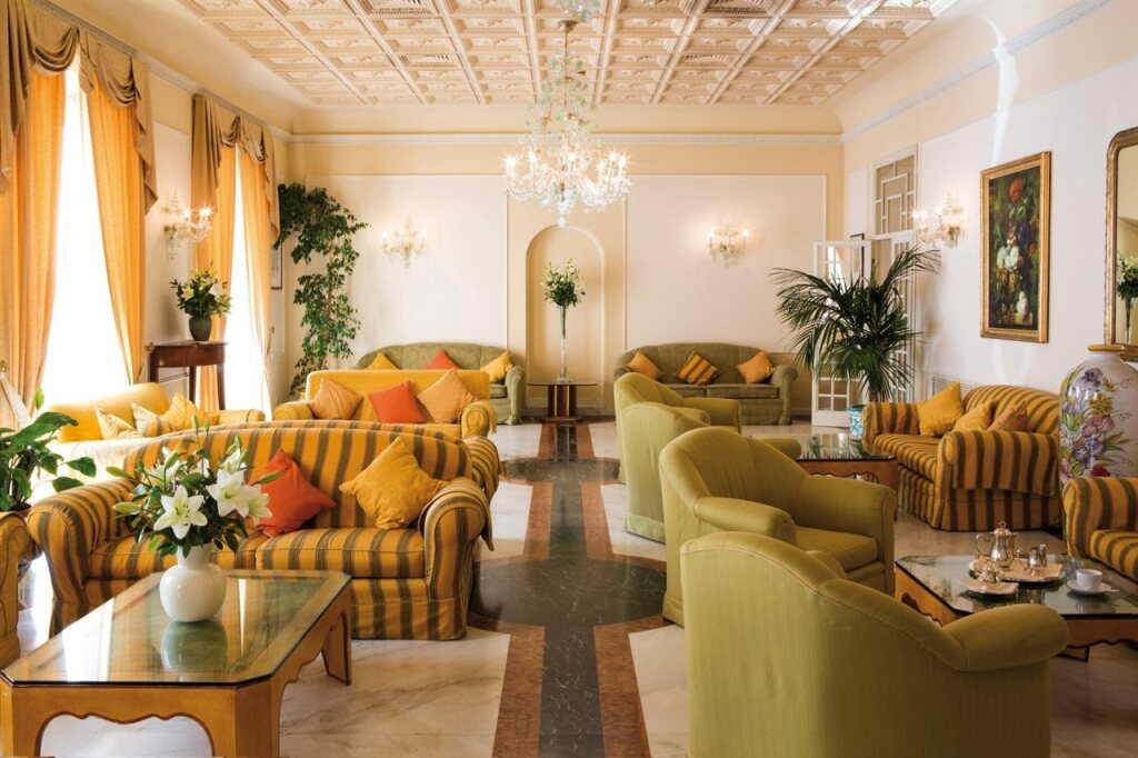 Hotel Plaza e de Russie by null