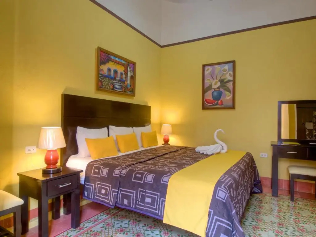 Deluxe Double room (full double bed)