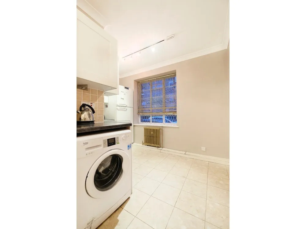 Bright and Spacious Flat in London - Sleeps 4