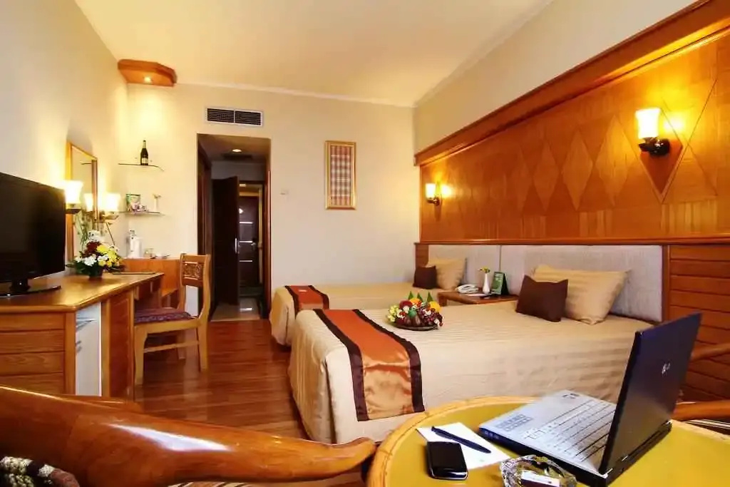 Mutiara Merdeka Hotel - Chambres