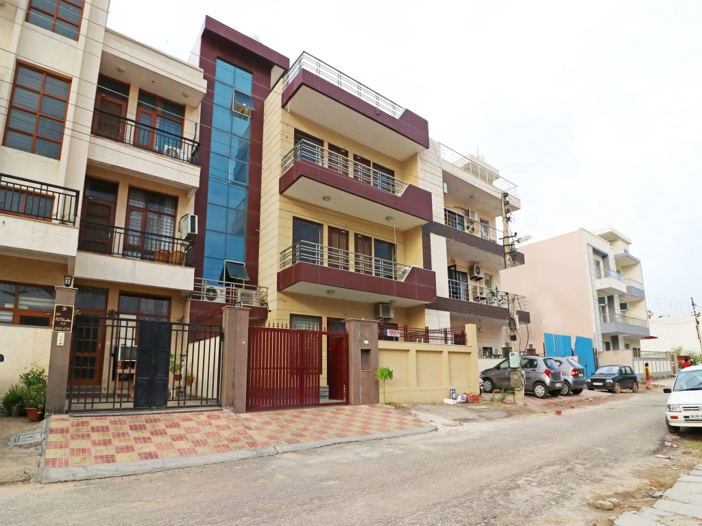 OYO 15736 Little Residency