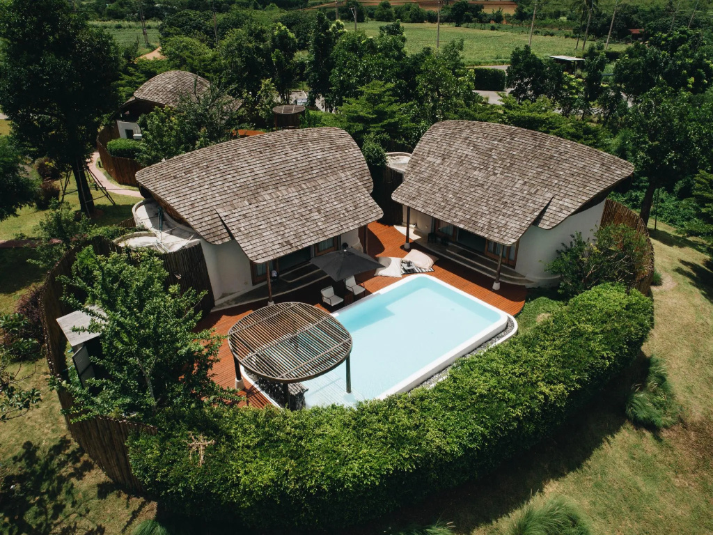 Villa with mountain view