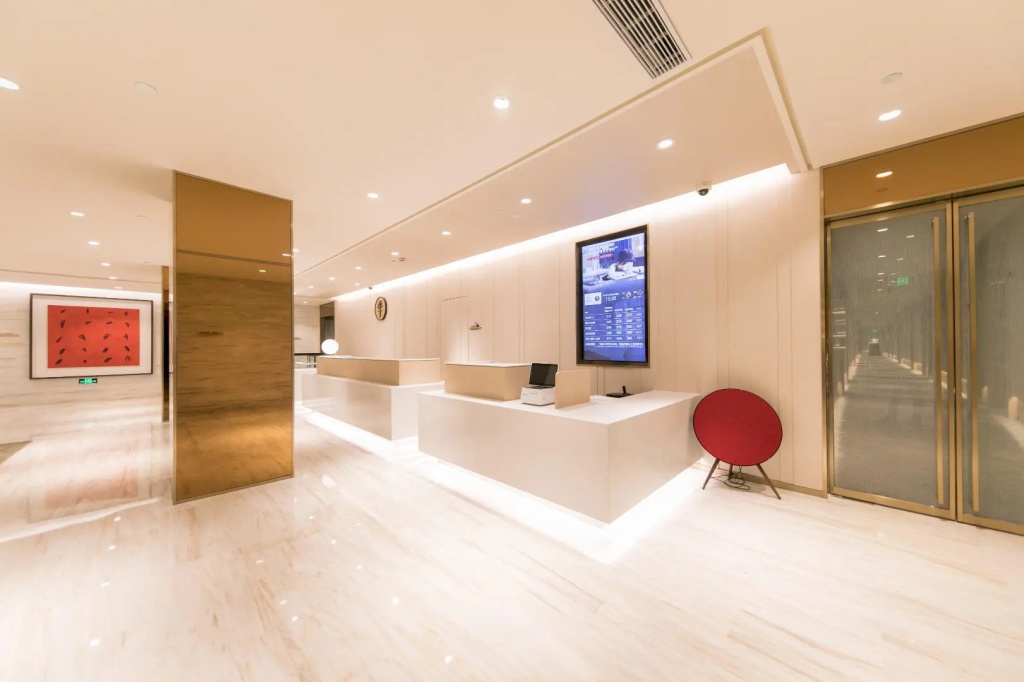 Lobby & Reception