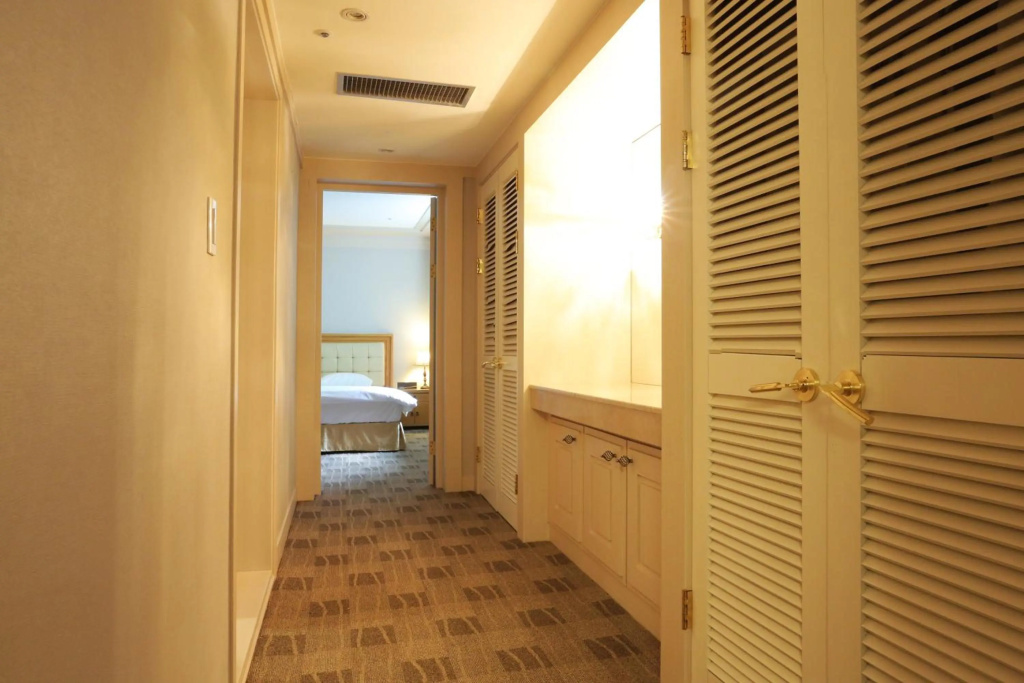 AW Hotel — 3
