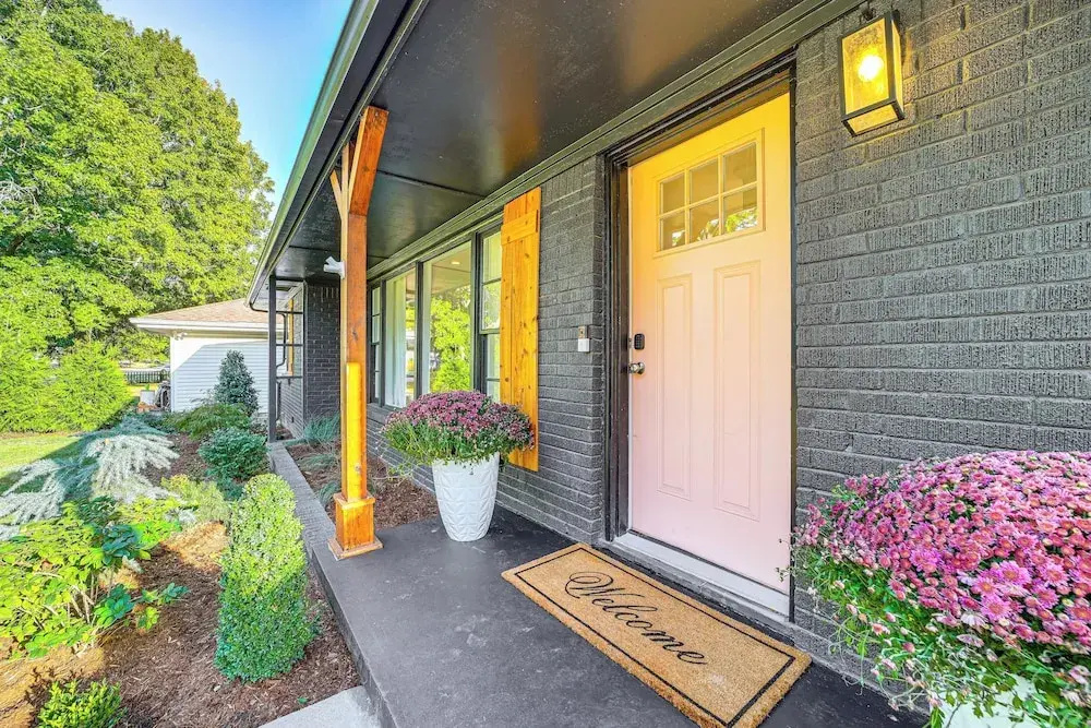 Tulsa Retreat w/ Backyard Oasis & Putting Green!