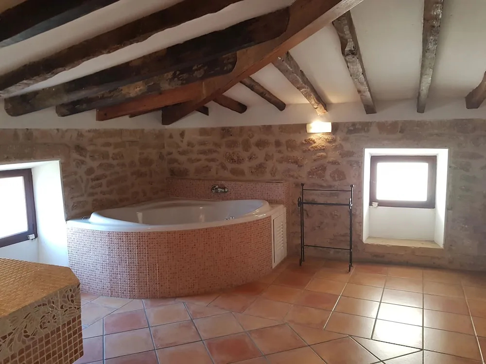 Executive Double room (full double bed)