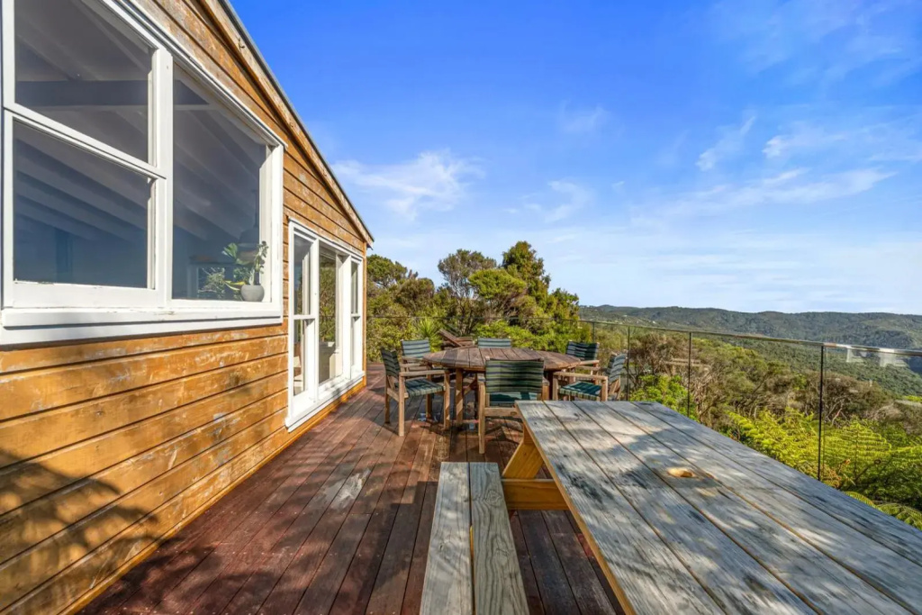 Piha - City Escape, Piha Holiday Home