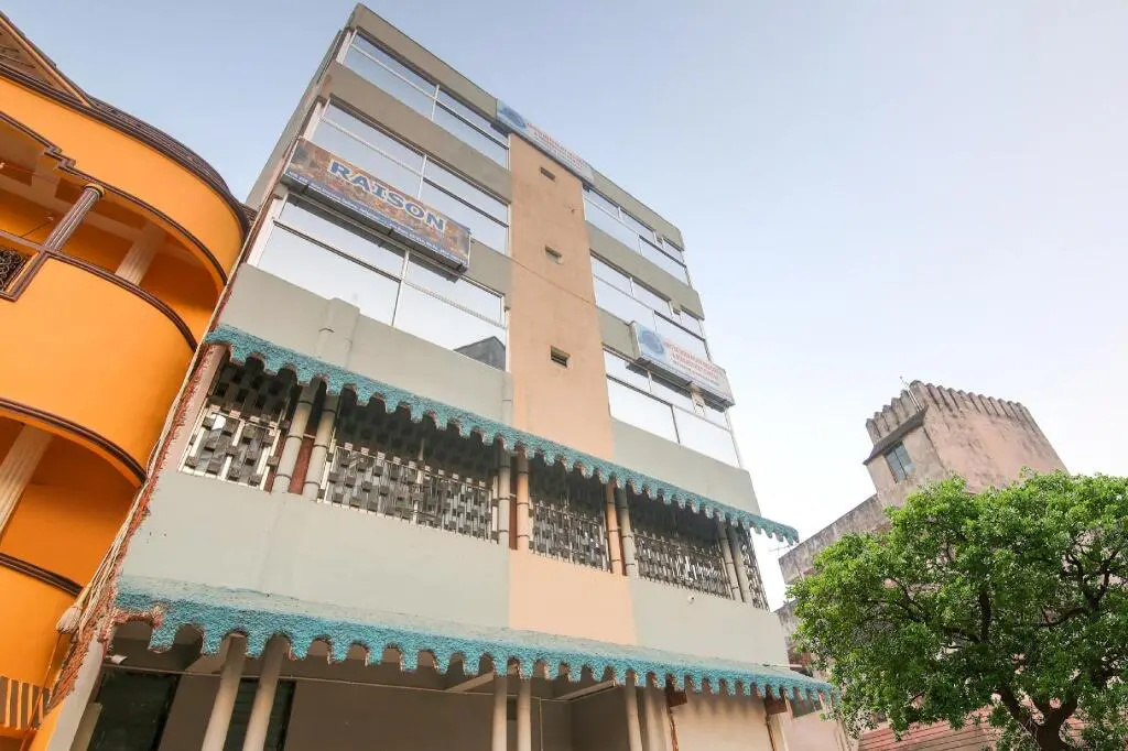 Raison Hotel by OYO Rooms